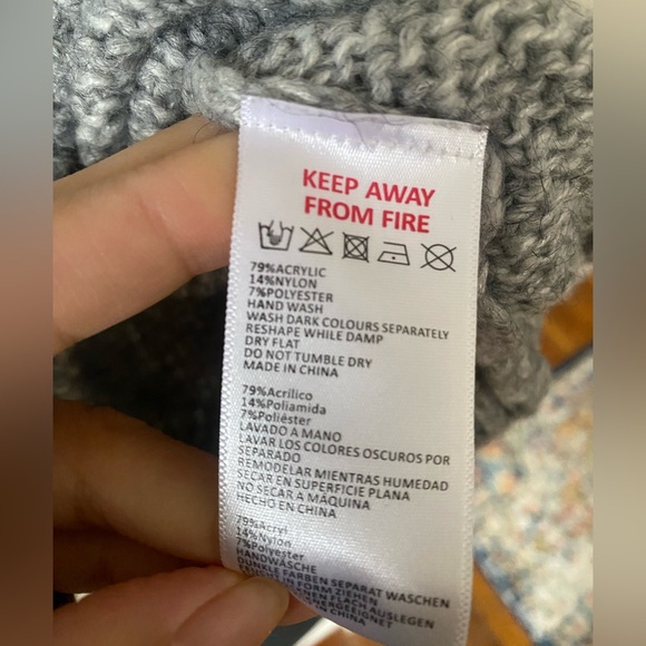 Urban Outfitters Pearl Detailed Sweater - Picture 4 of 6